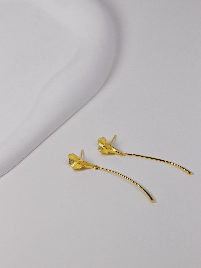 Calla Lily Earrings-Sterling Silver Calla Lily Flower Stud Earring-Dainty Flower-Silver Floral Jewelry-Gift for her cindysilverstudio