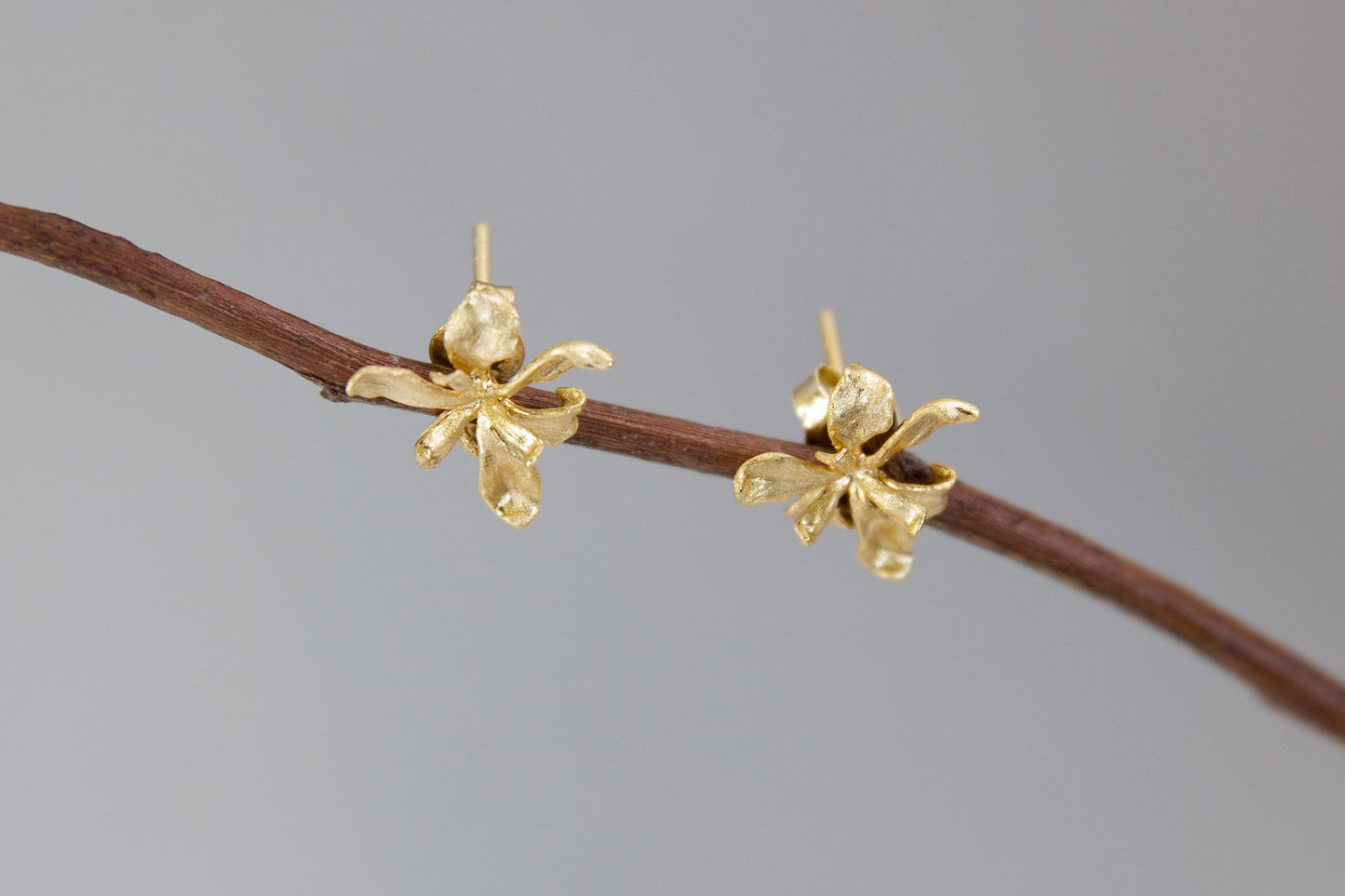 Irises Flower Charm Earring-Sterling Silver Blossom Flower Stud Earring-Small Flower-Dainty Floral Jewelry-Gift for her cindysilverstudio