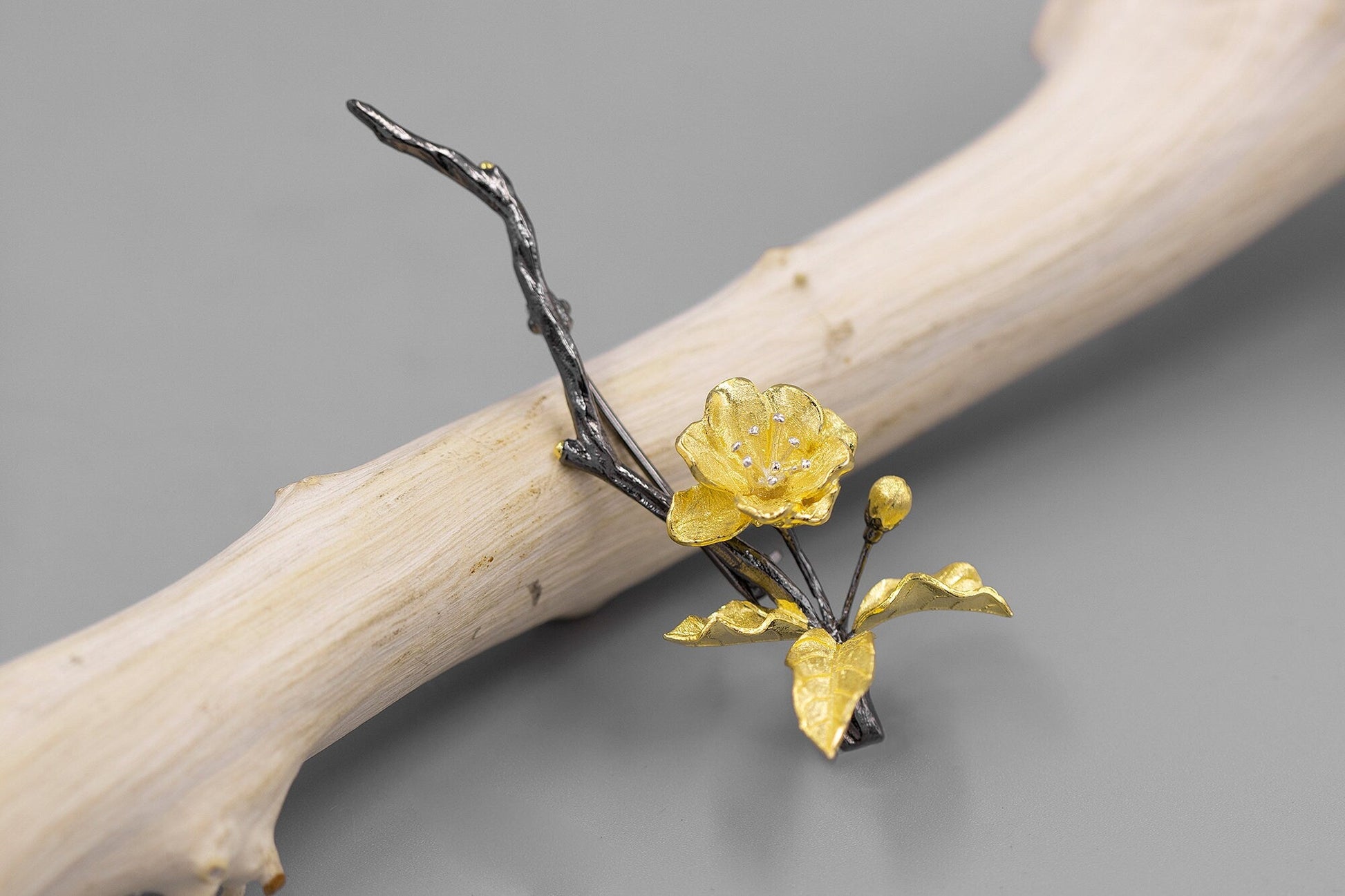 Begonia Flower Brooch-Sterling Silver Blossom Flower Twig Brooch-Gold Flower Slender Twig-Floral Jewelry-Bridesmaid gifts-Gift for her cindysilverstudio