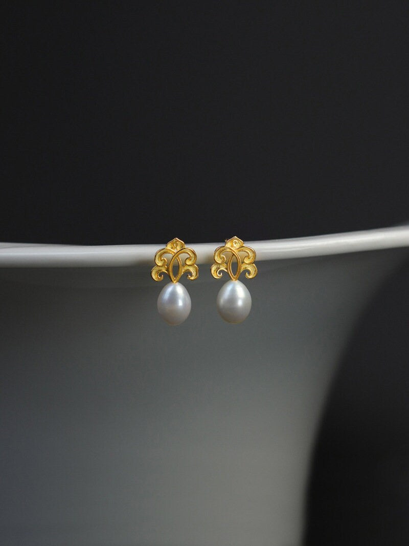 Classic Pattern Pearl Earrings-Sterling Silver Pattern Pearl Stud Earrings-Waterdrop Pearl-Silver Pearl Jewelry-Gift for her cindysilverstudio