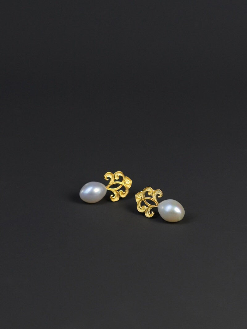 Classic Pattern Pearl Earrings-Sterling Silver Pattern Pearl Stud Earrings-Waterdrop Pearl-Silver Pearl Jewelry-Gift for her cindysilverstudio