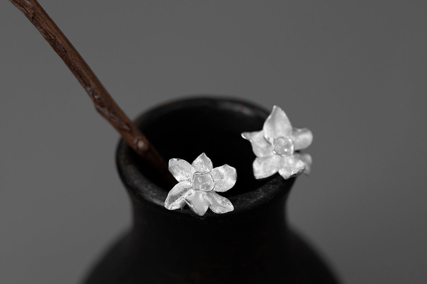 Narcissus Flower Charm Earring-Sterling Silver Narcissus Flower Stud Earring-Spring Flower-Dainty Floral Jewelry-Mother's Day Gift cindysilverstudio