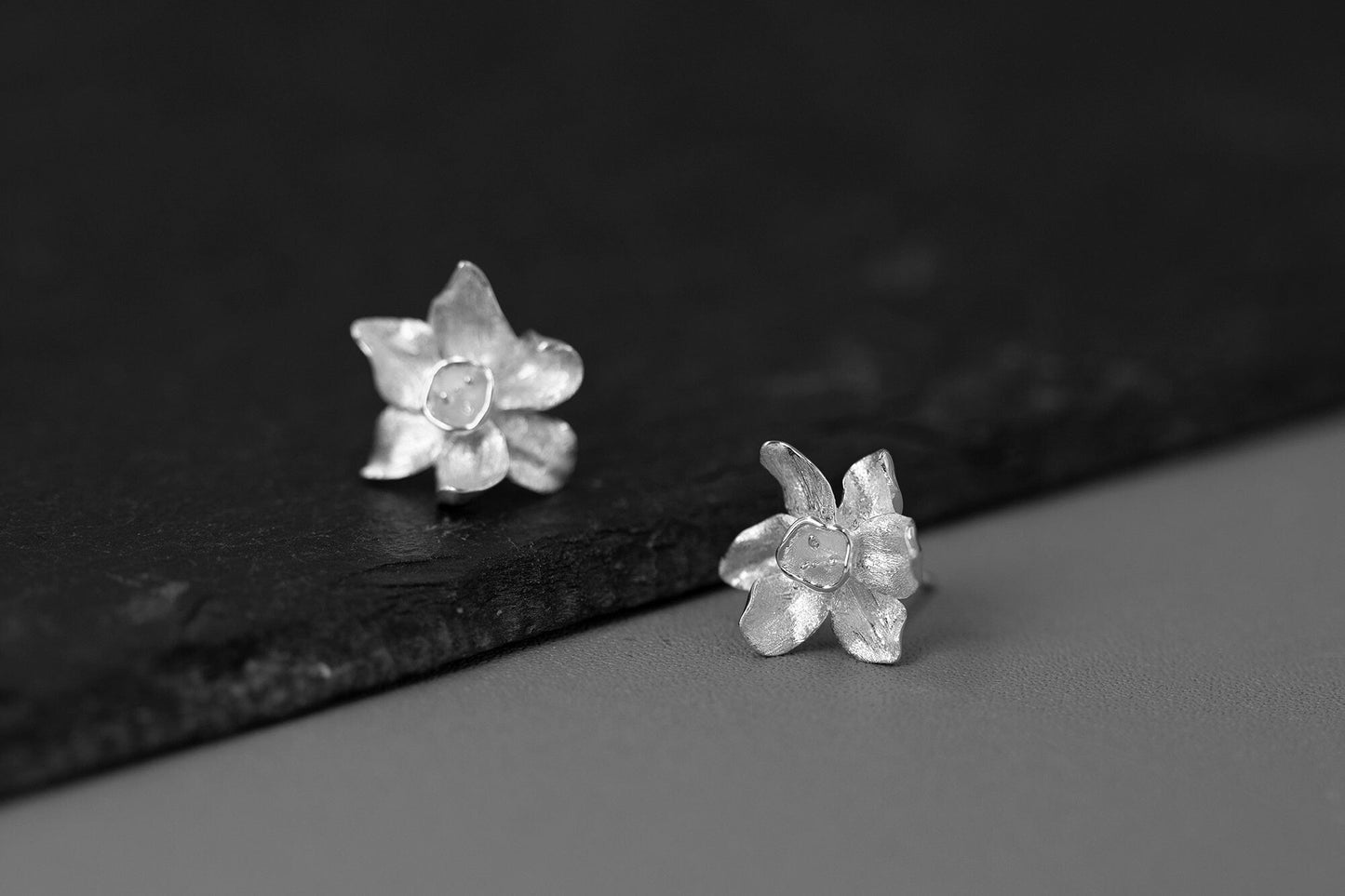 Narcissus Flower Charm Earring-Sterling Silver Narcissus Flower Stud Earring-Spring Flower-Dainty Floral Jewelry-Mother's Day Gift cindysilverstudio