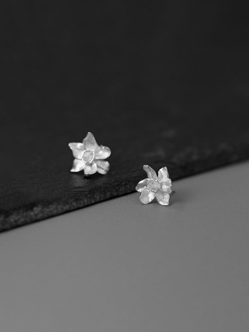 Narcissus Flower Charm Earring-Sterling Silver Narcissus Flower Stud Earring-Spring Flower-Dainty Floral Jewelry-Mother's Day Gift
