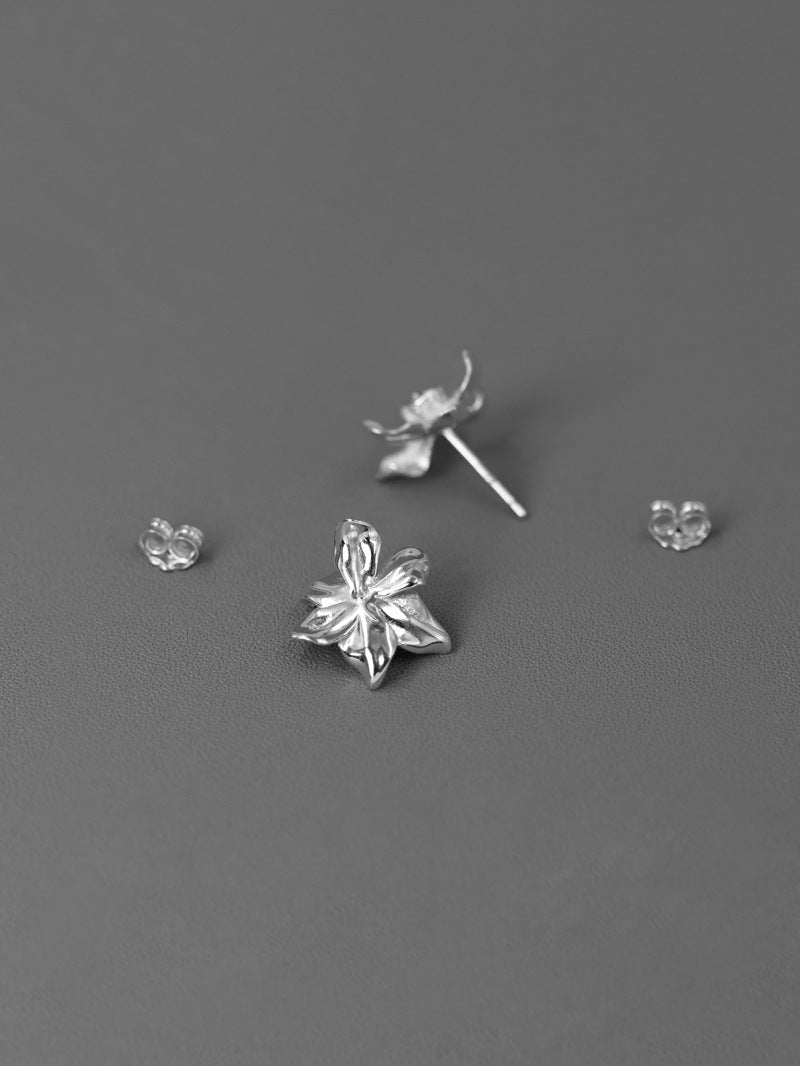 Narcissus Flower Charm Earring-Sterling Silver Narcissus Flower Stud Earring-Spring Flower-Dainty Floral Jewelry-Mother's Day Gift